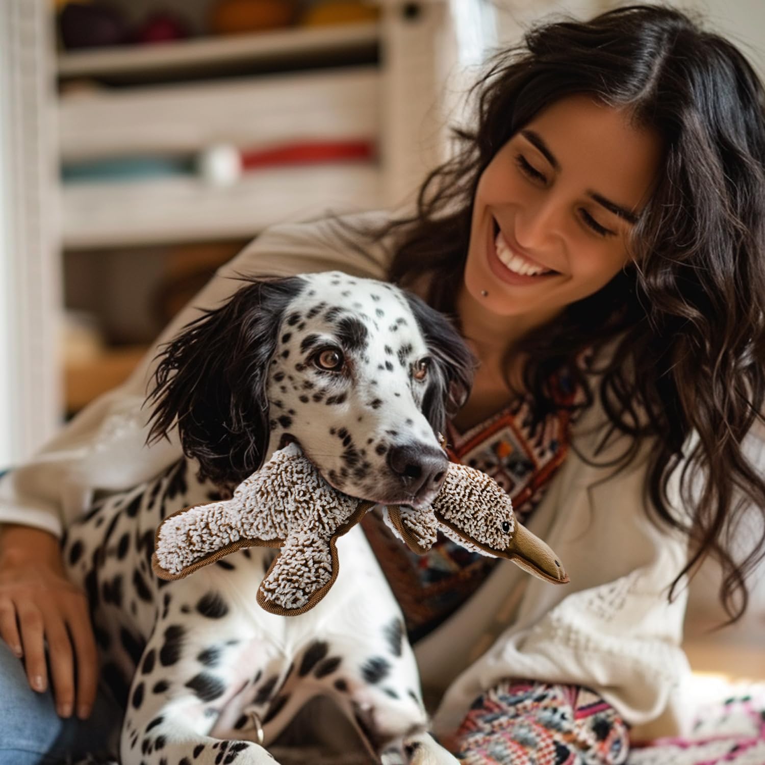 MAOOOOB no-stuffing platypus toy helps channel energy into safe chewing.
