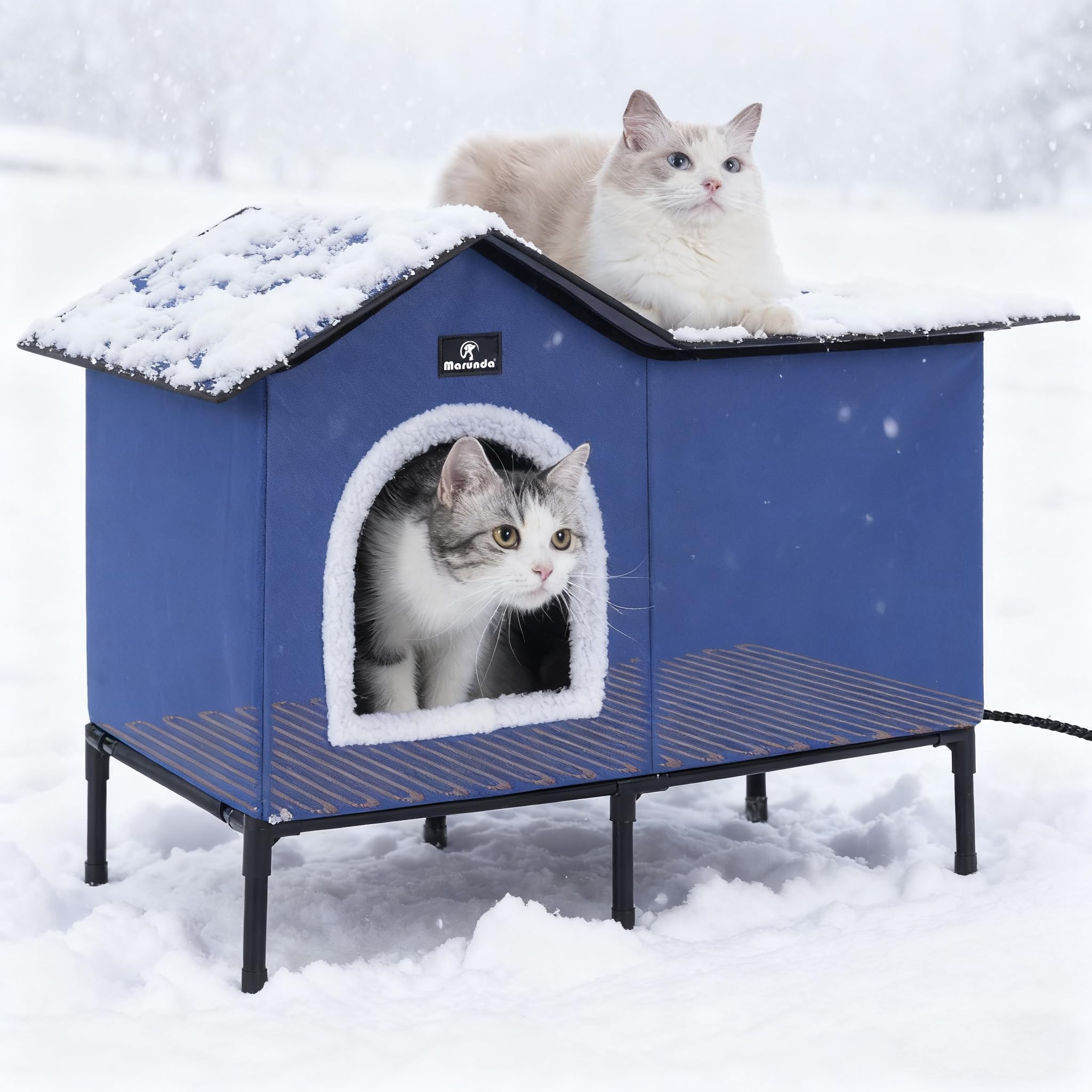 MARUNDA large heated cat house exterior provides a winter-ready outdoor retreat for outdoor cats.
