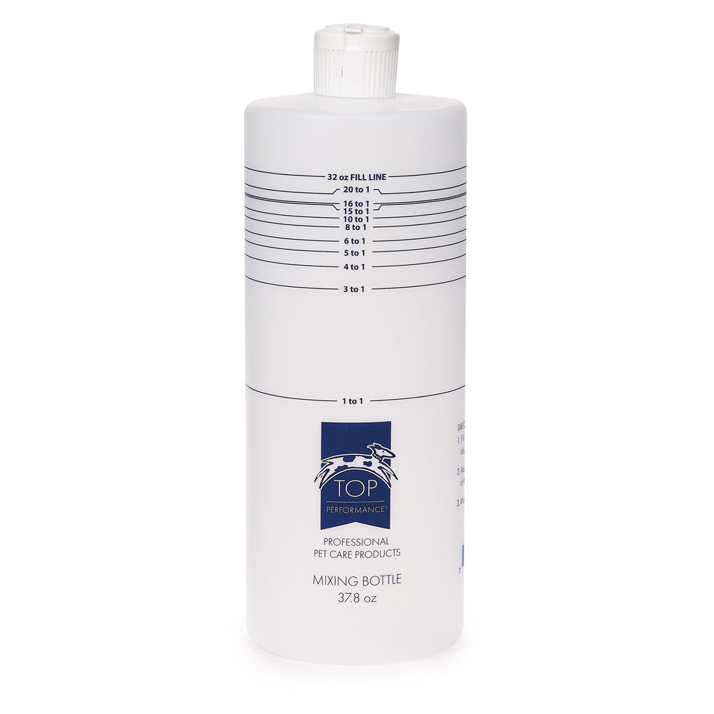 Master Grooming Tools Top Performance Mixing Bottle 32oz close-up with graduated lines for precise dilution.