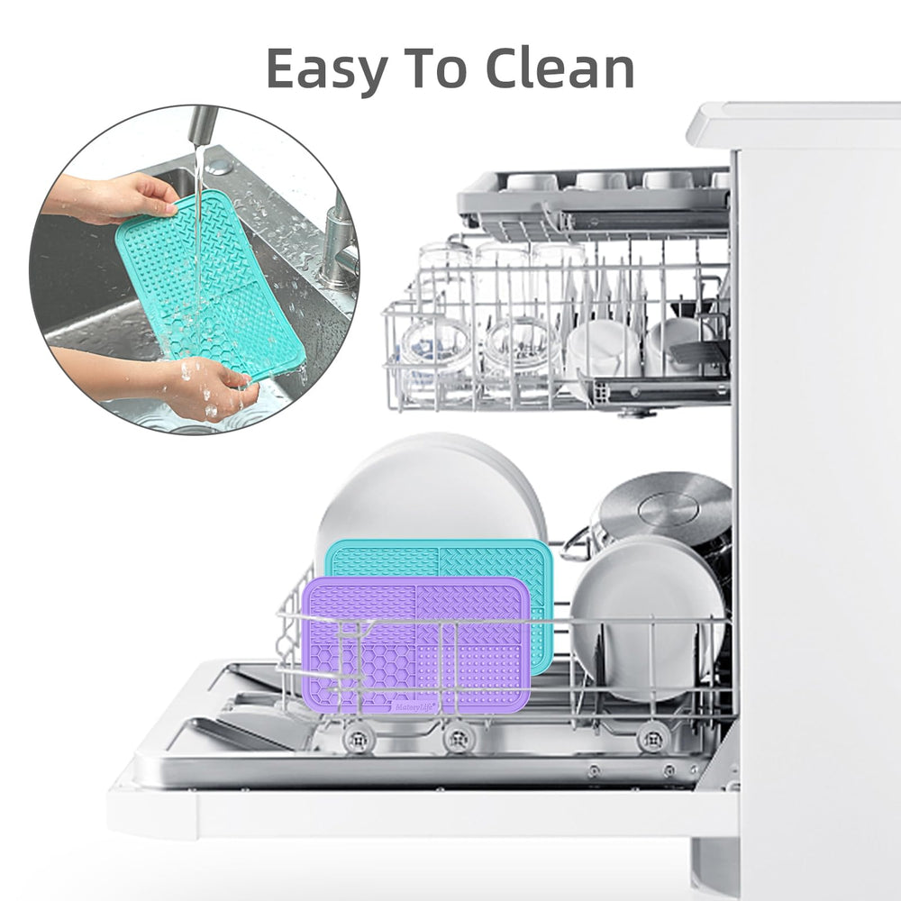 MateeyLife two-pack lick mats with spatula and brush simplify setup.