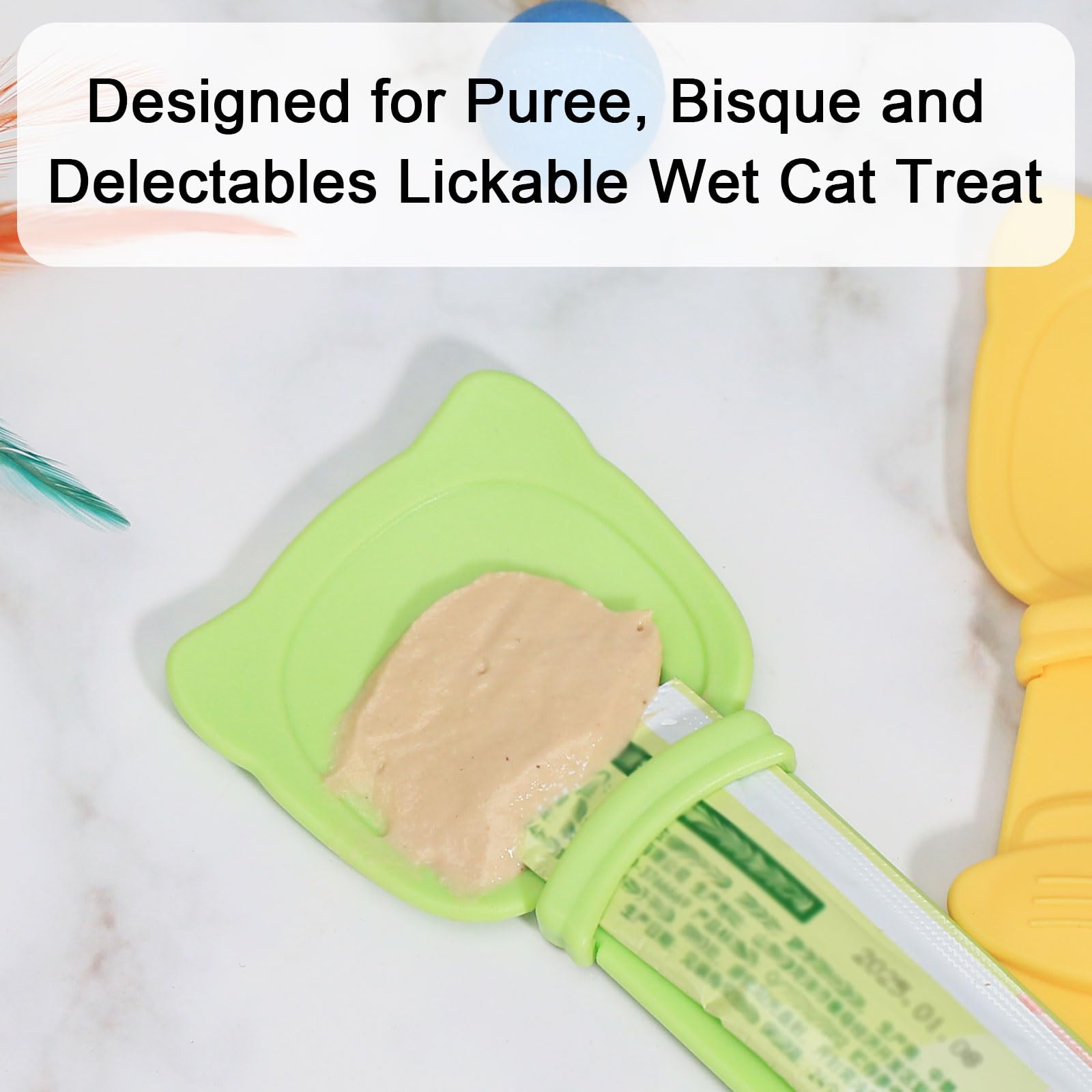 MeowAroma easy-clean dispenser helps prevent drips during mealtime.