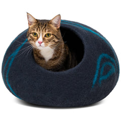 Meowfia cat cave merino-wool closeup highlights soft warmth for a cozy hideaway