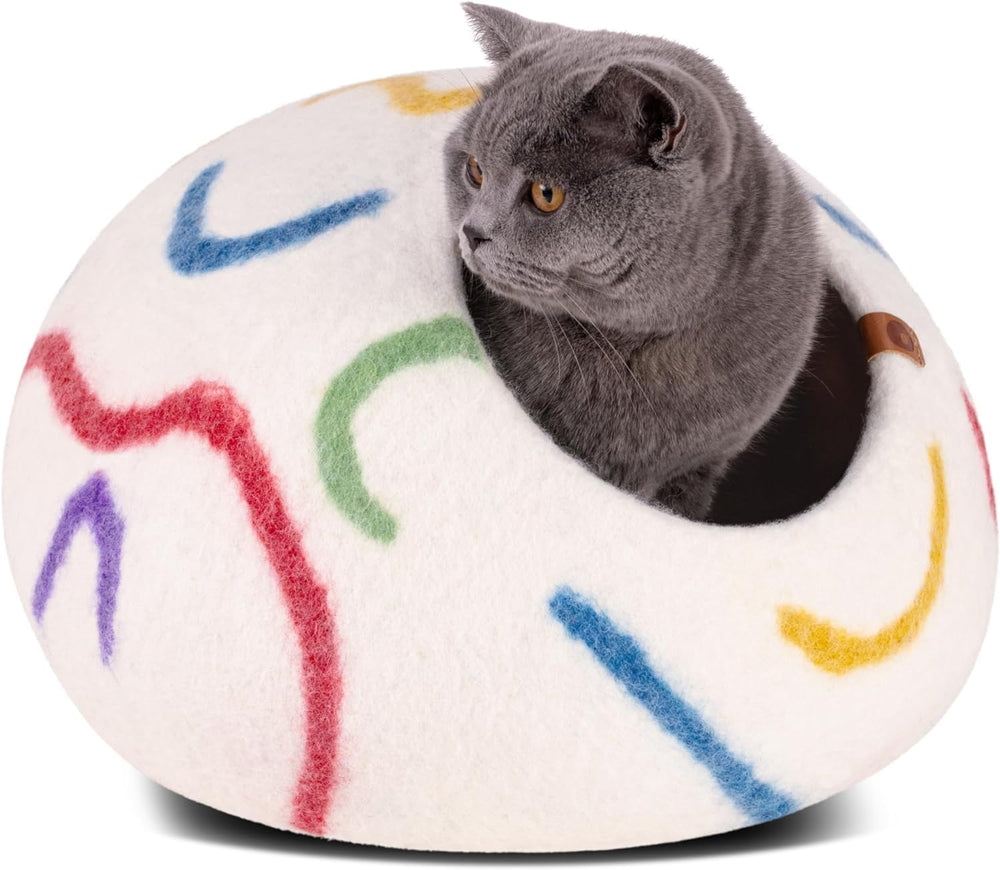 MEOWFIA cat cave merino wool closeup highlighting plush texture and natural fibers.