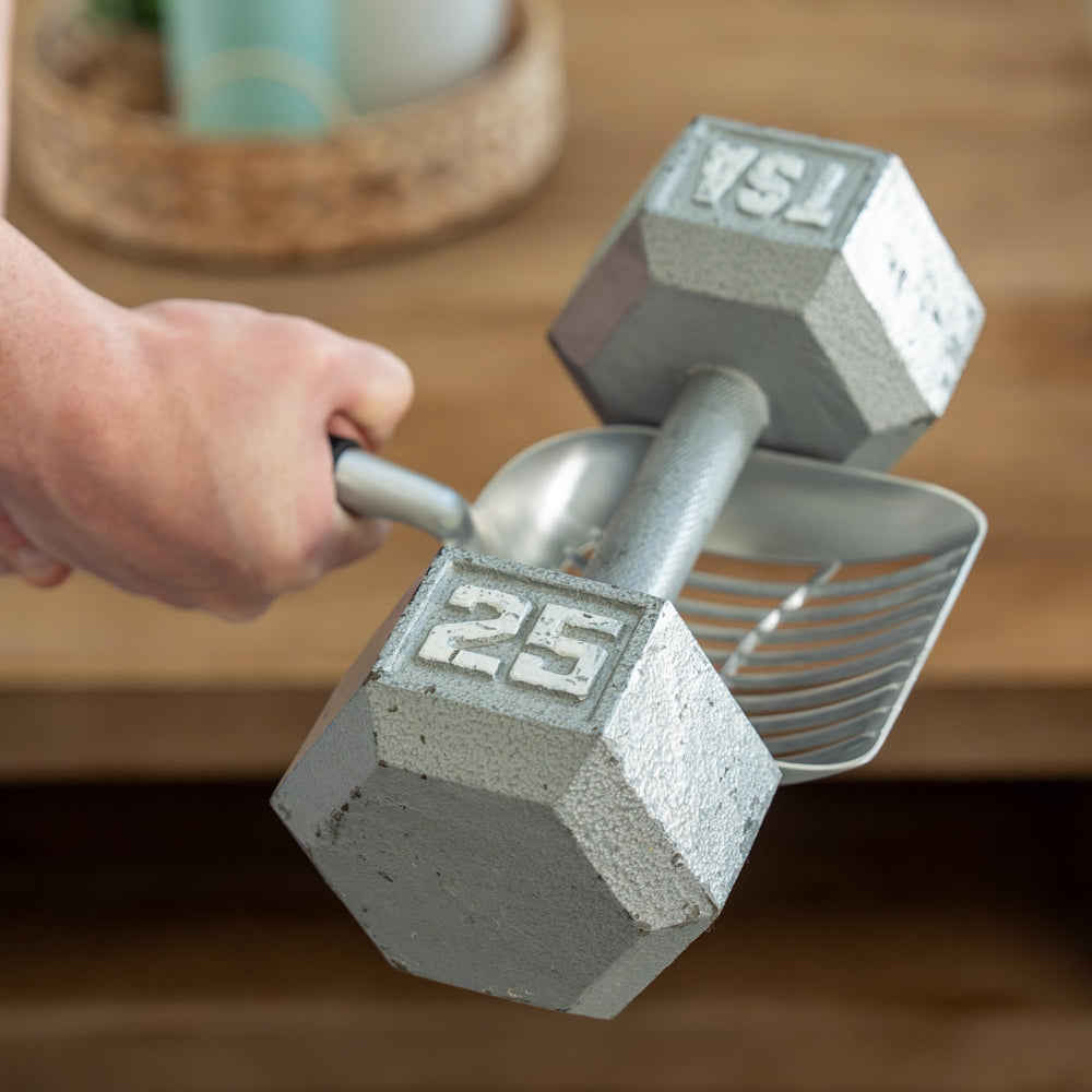 Mess & Matter non-slide clip keeps holder secure during scooping.