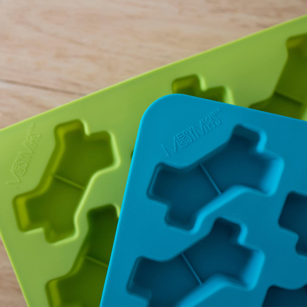 Messy Mutts blue-green molds ready for freezer storage and batch prep.