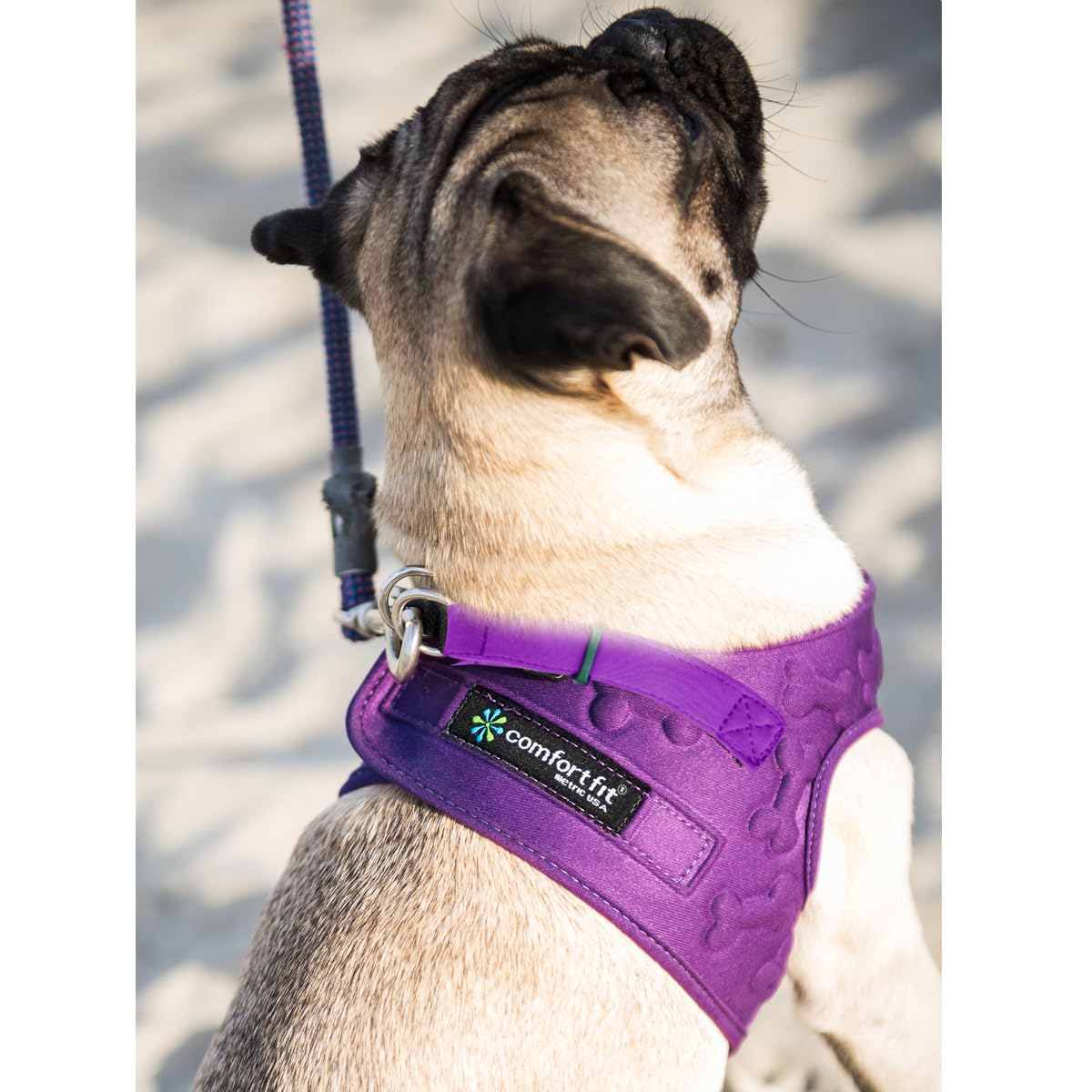 Metric USA durable buckle ensures secure fit during outdoor activities.