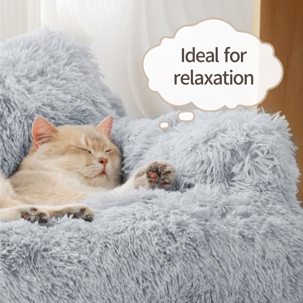 Mewoo pet couch durable materials support daily use.