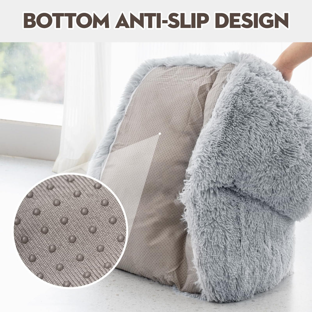 Mewoo pet couch easy-clean feature helps keep living spaces tidy.