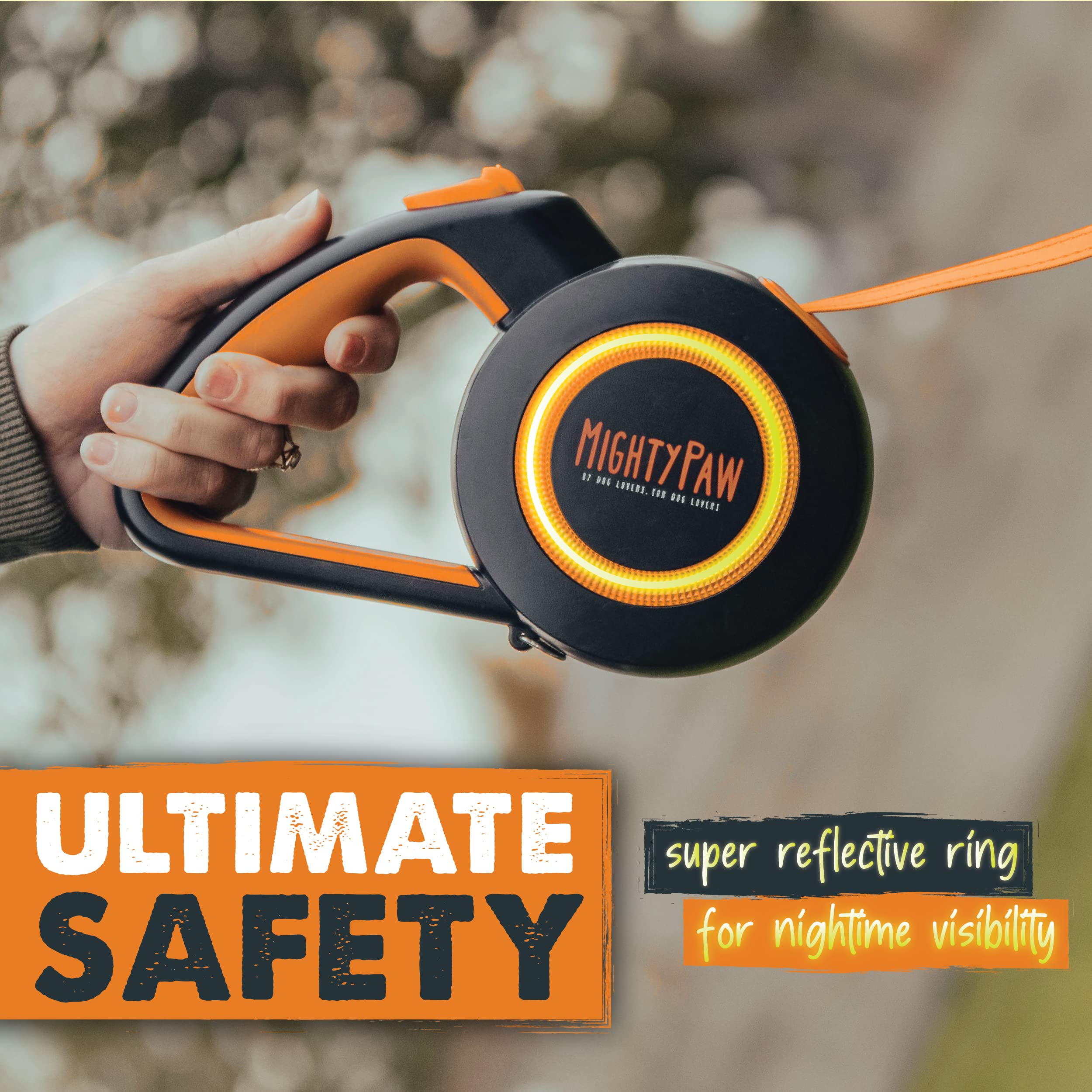 Mighty Paw Retractable Leash 2.0 one touch lock action for easy, single-hand operation.