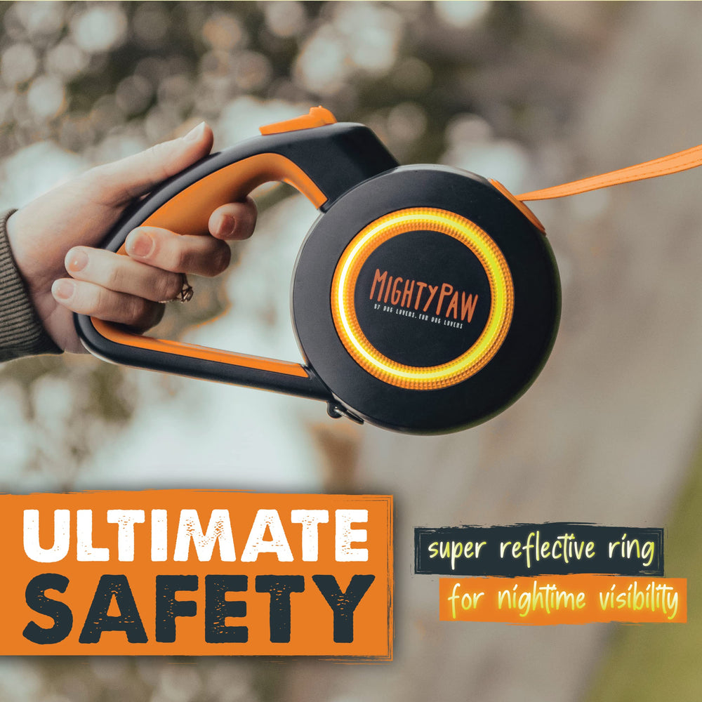 Mighty Paw Retractable Leash 2.0 one touch lock action for easy, single-hand operation.
