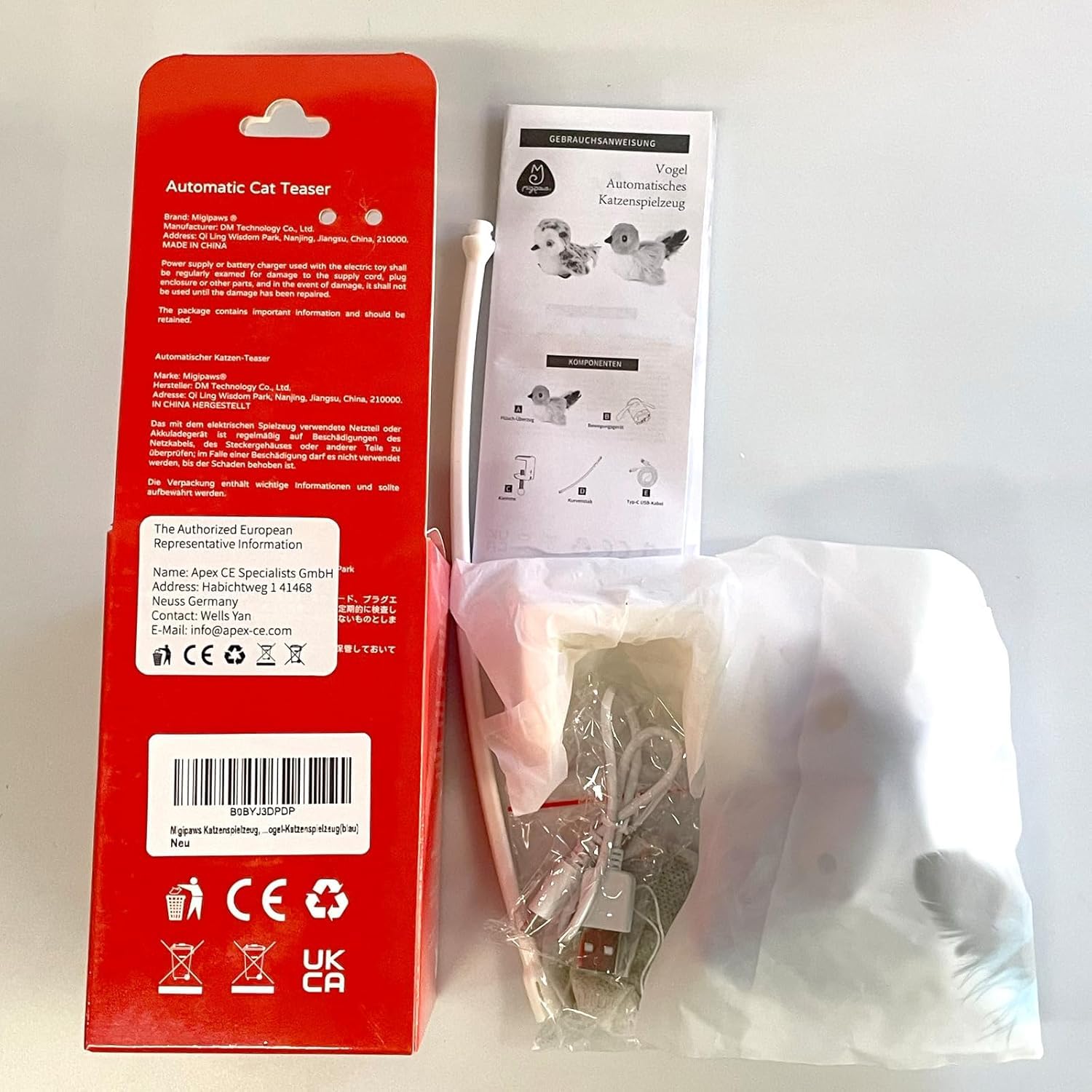 Migipaws flappy-bird-toy-soft-plush-feathers emphasizes tactile comfort during chases.