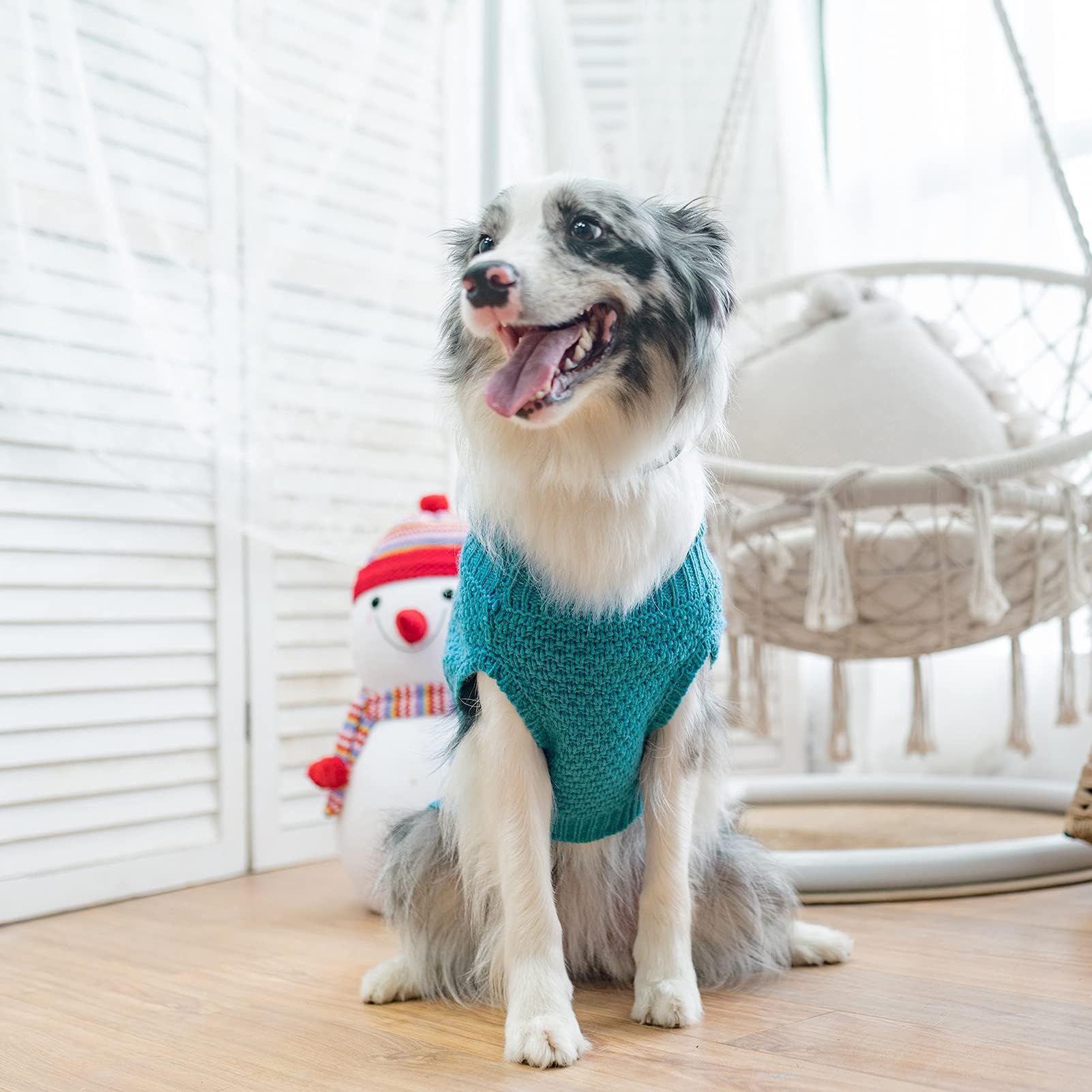 Mihachi turtleneck dog sweater folded view highlights soft acrylic knit texture.