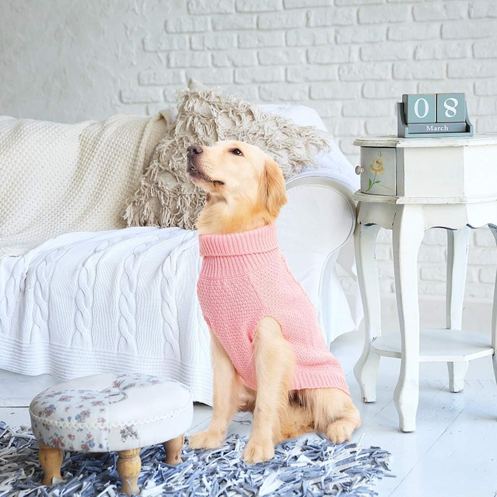 Mihachi model wearing sweater during a winter walk