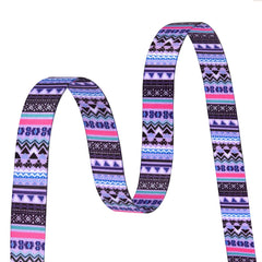 Mihqy adjustable neck band M fits medium dogs securely during walks.