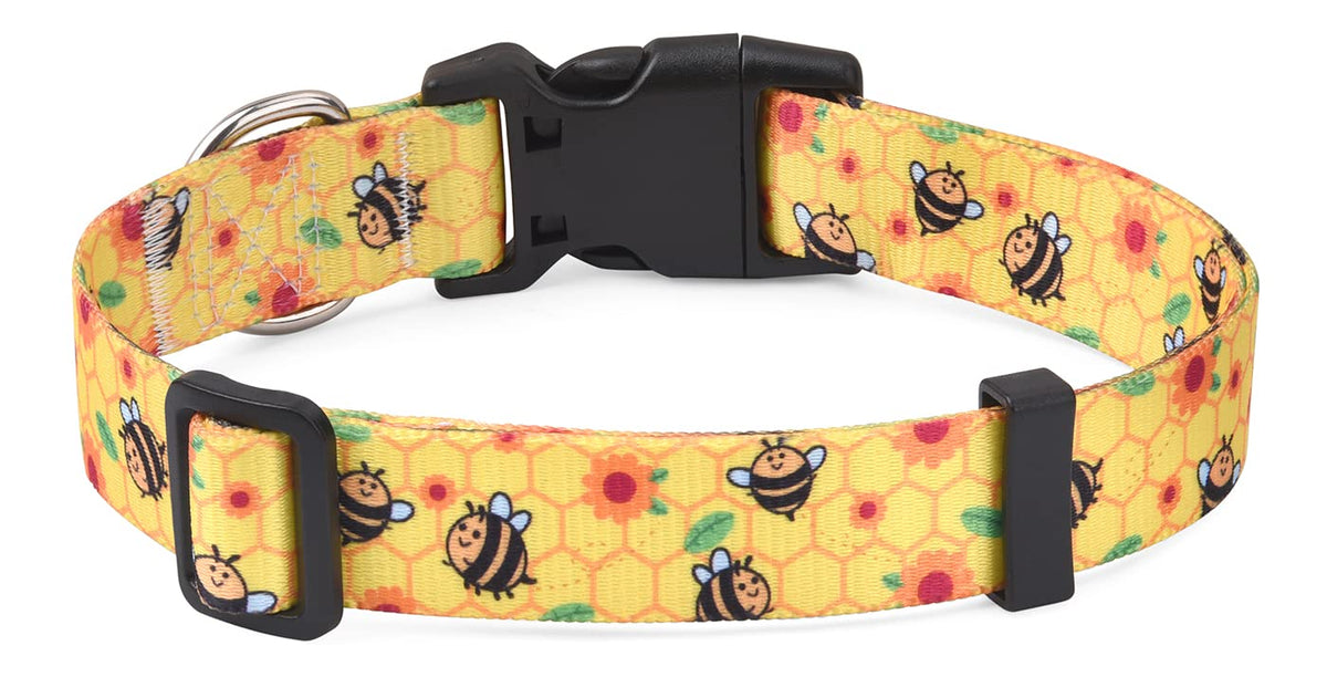 Mihqy dog collar close-up with bohemia floral pattern for stylish daily walks.