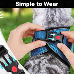 MingXpets adjustable girth sliders demonstrate customizable fit for different cat sizes.