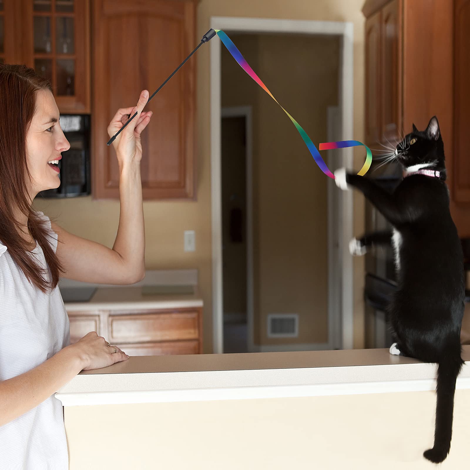 Molain cat wand length 28cm for comfortable controlled play.