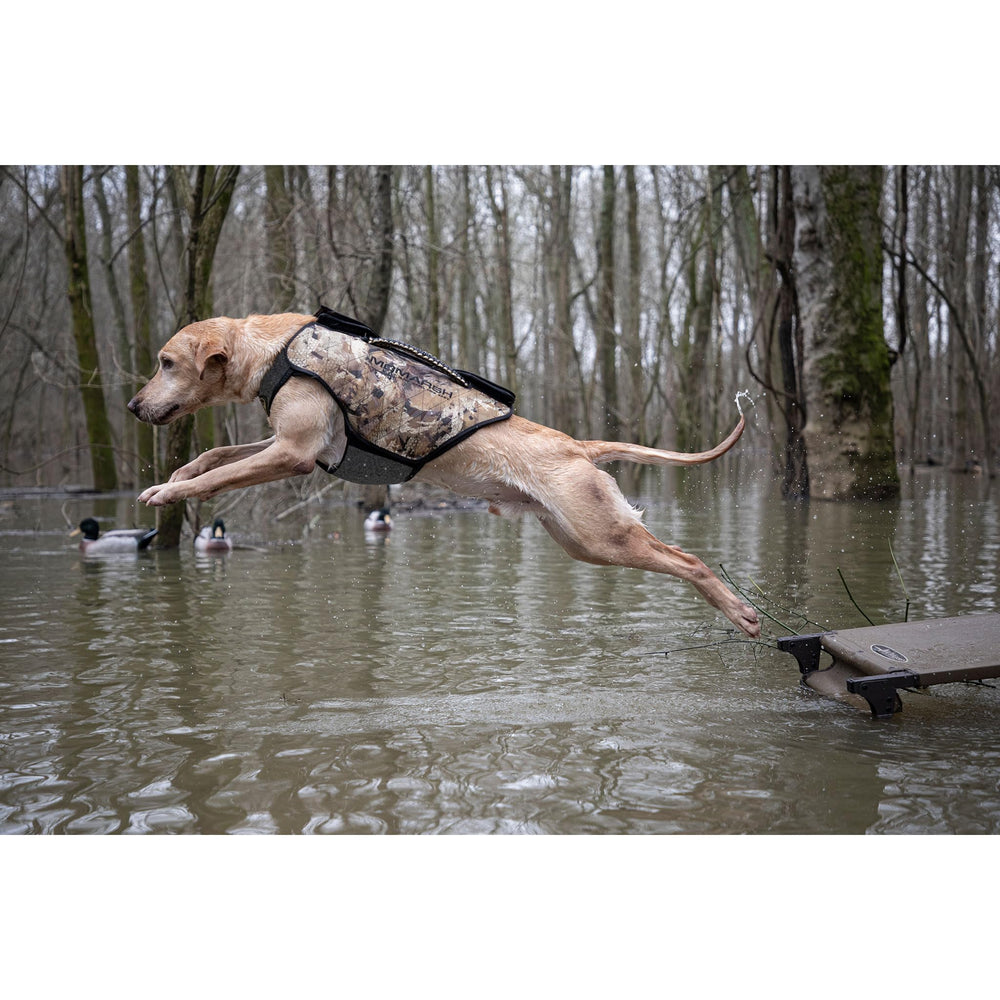 Momarsh Versa-Vest six-point adjustment ensures precise fit at all sizes.
