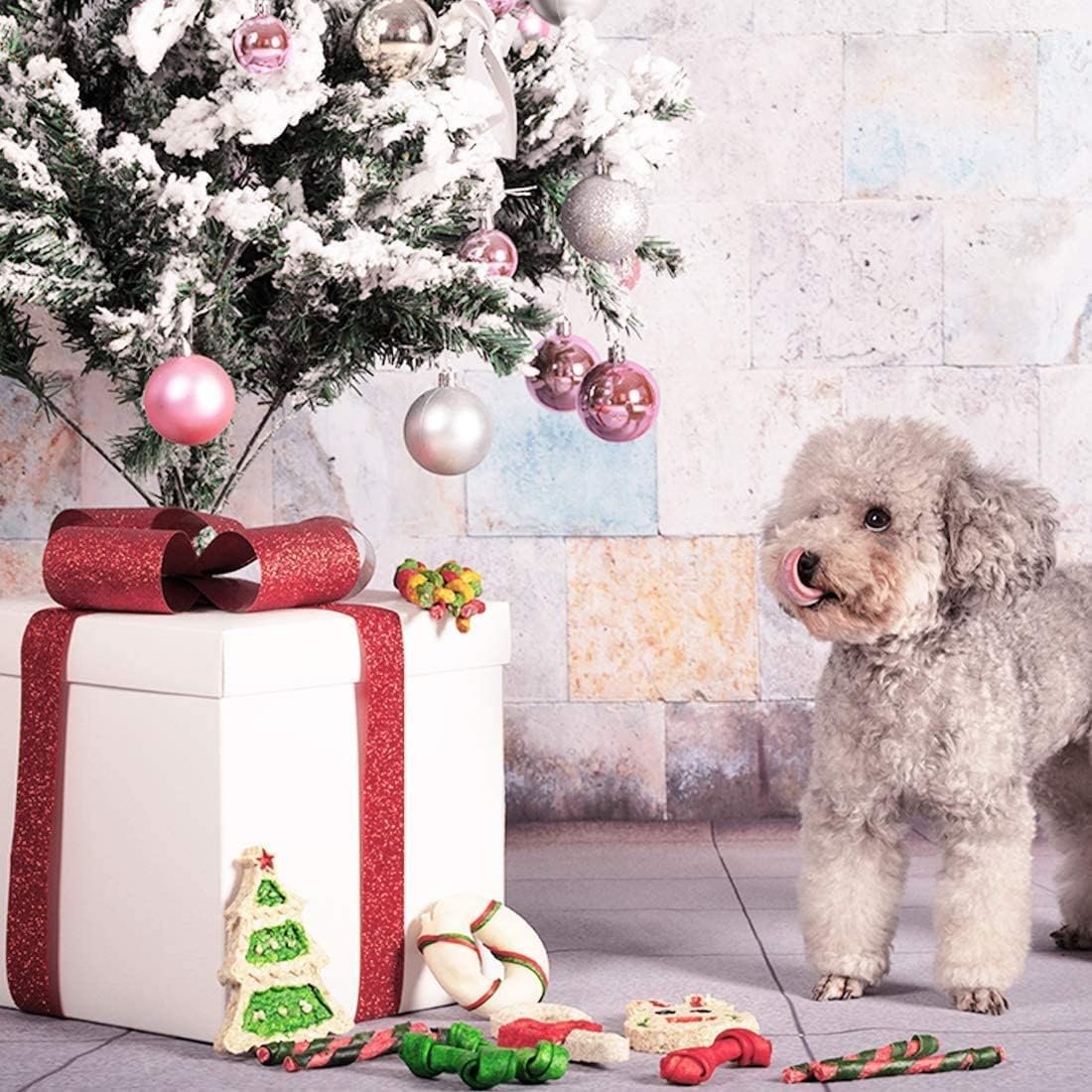 MON2SUN Christmas tree chew enhances holiday playtime