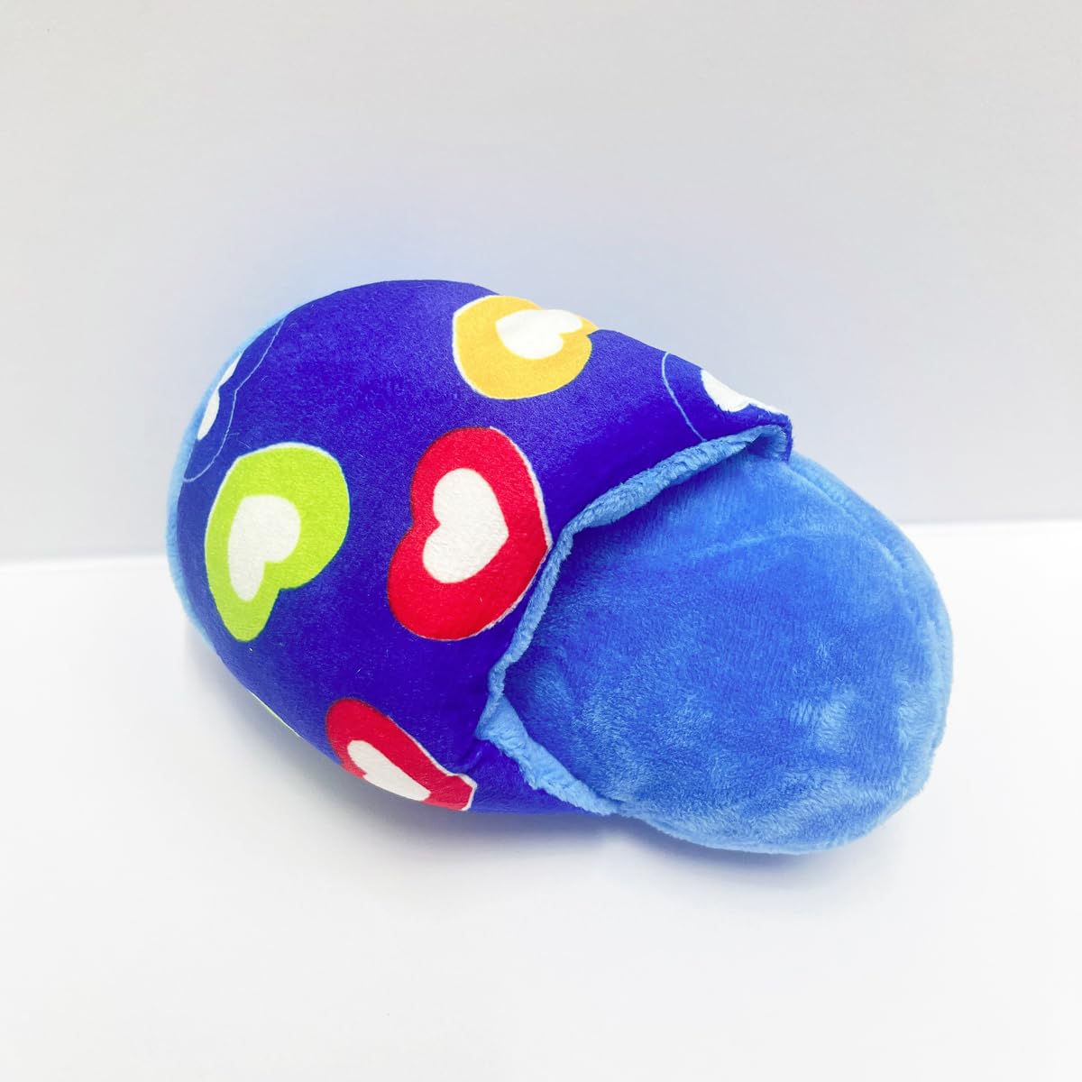 MOSYZEO puppy enjoying toy during training session