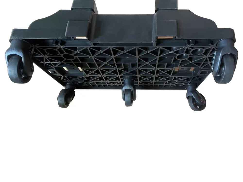 Ideal for airports, train stations, and city trips with pets.