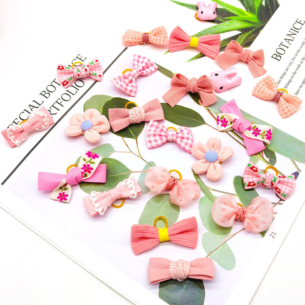 Mruq Pet mixed-color bows offer versatile styling options