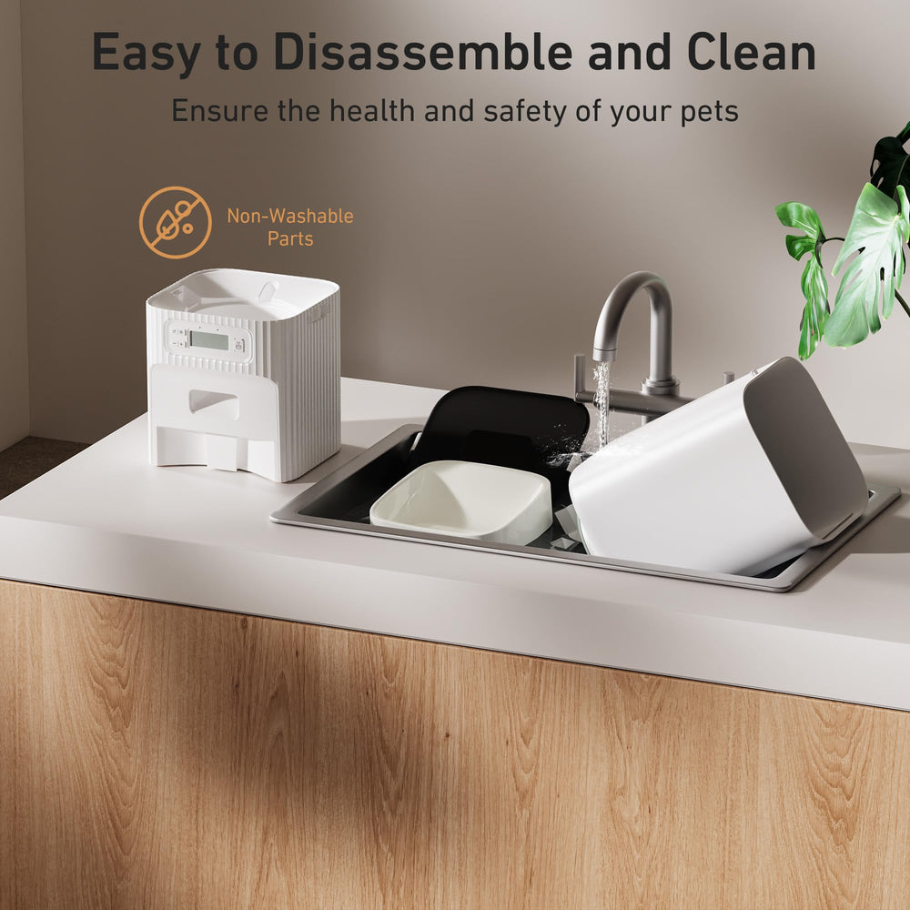 MUBBI pet-friendly bowl design reduces whisker fatigue for easier access