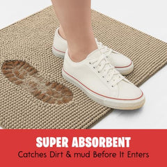 MUDGUARD MAT absorbent microfibers soaking up water from paws.