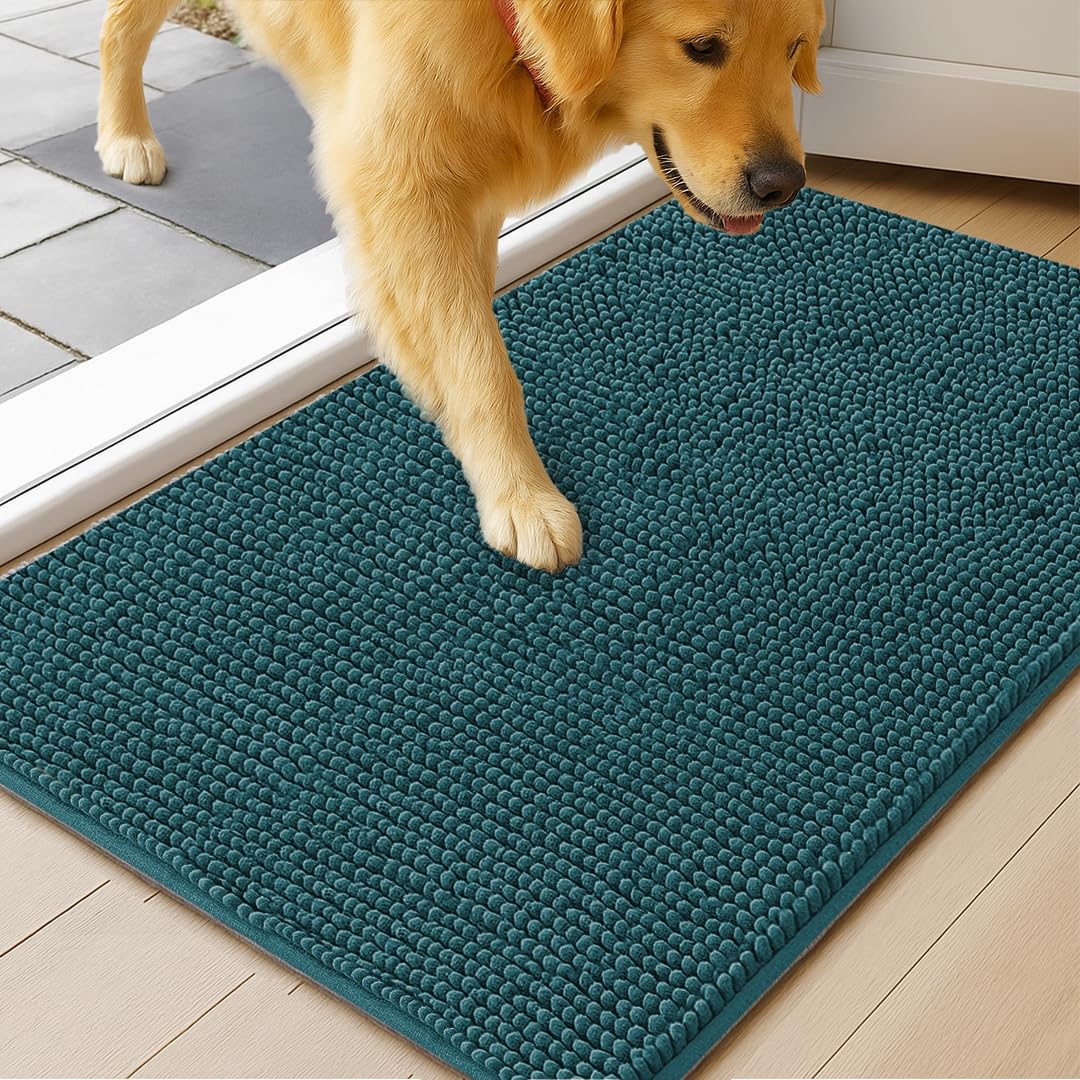 MUDGUARD MAT absorbent microfiber traps moisture at the door for muddy paws.