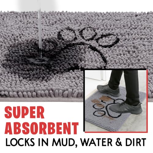 MUDGUARD MAT absorbent microfiber soaks moisture from muddy paws quickly.