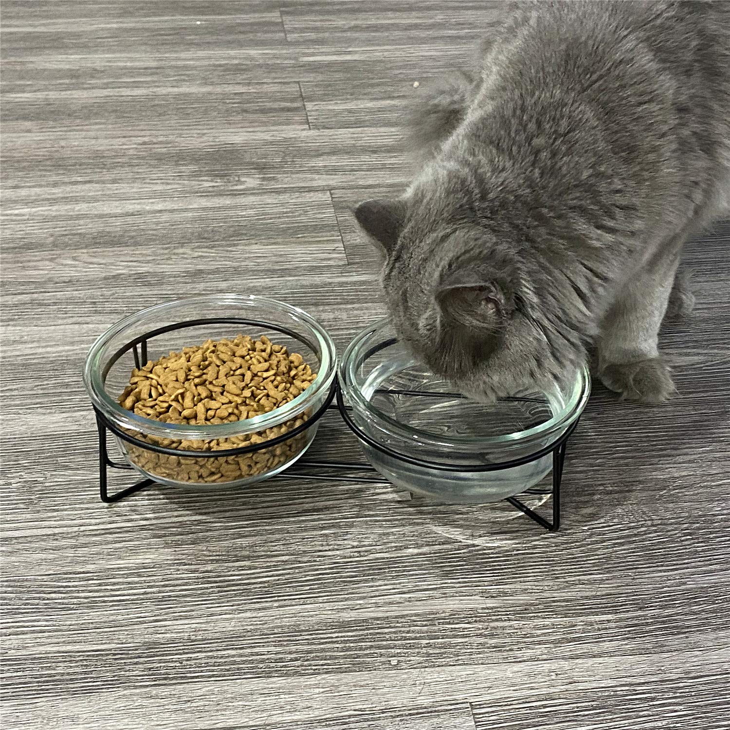 MUZITY easy-clean glass bowls are microwave and dishwasher safe.