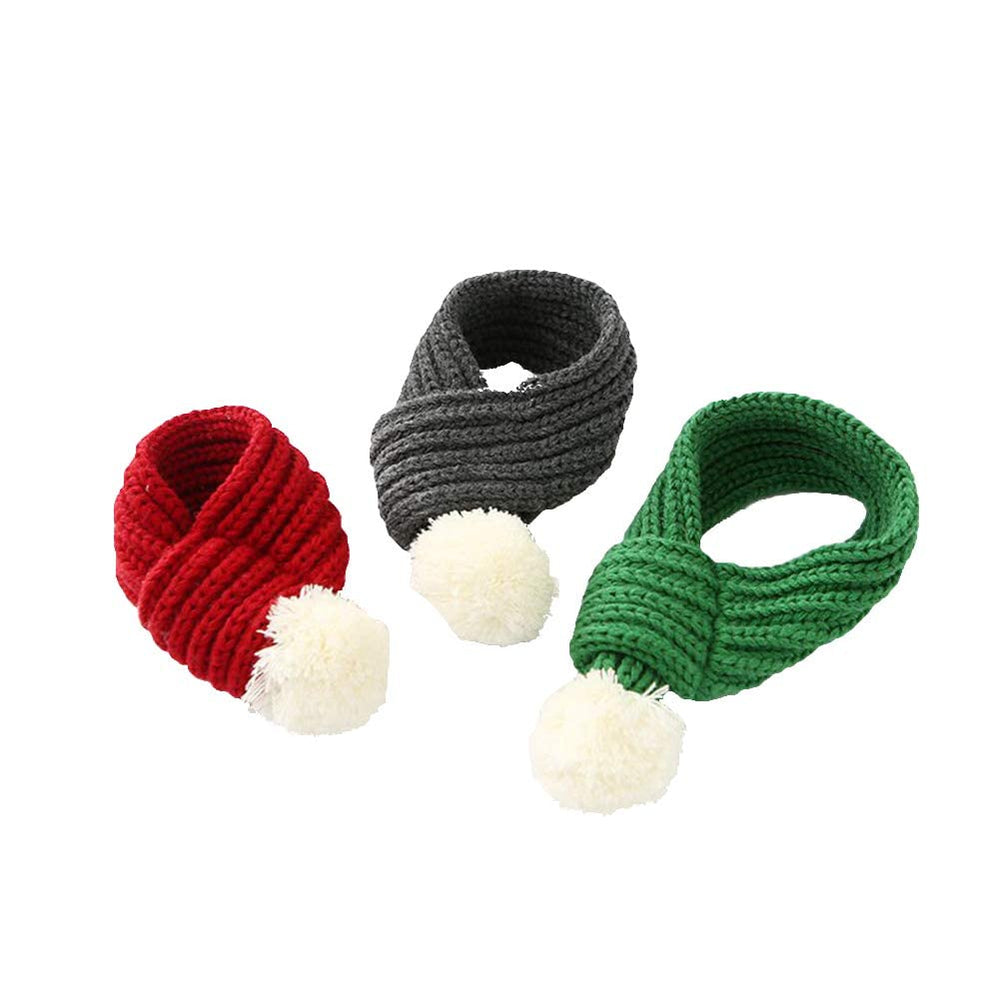 NACOCO knit scarf sizes S-M-L red ensures comfortable fit.