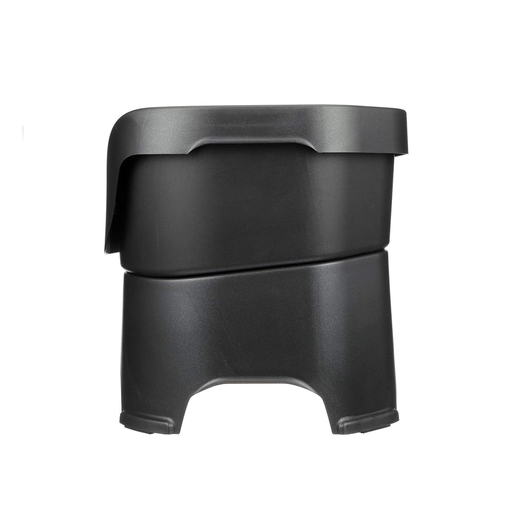 Neater Feeder Deluxe includes 7-cup food bowl and 9-cup water bowl for versatility.