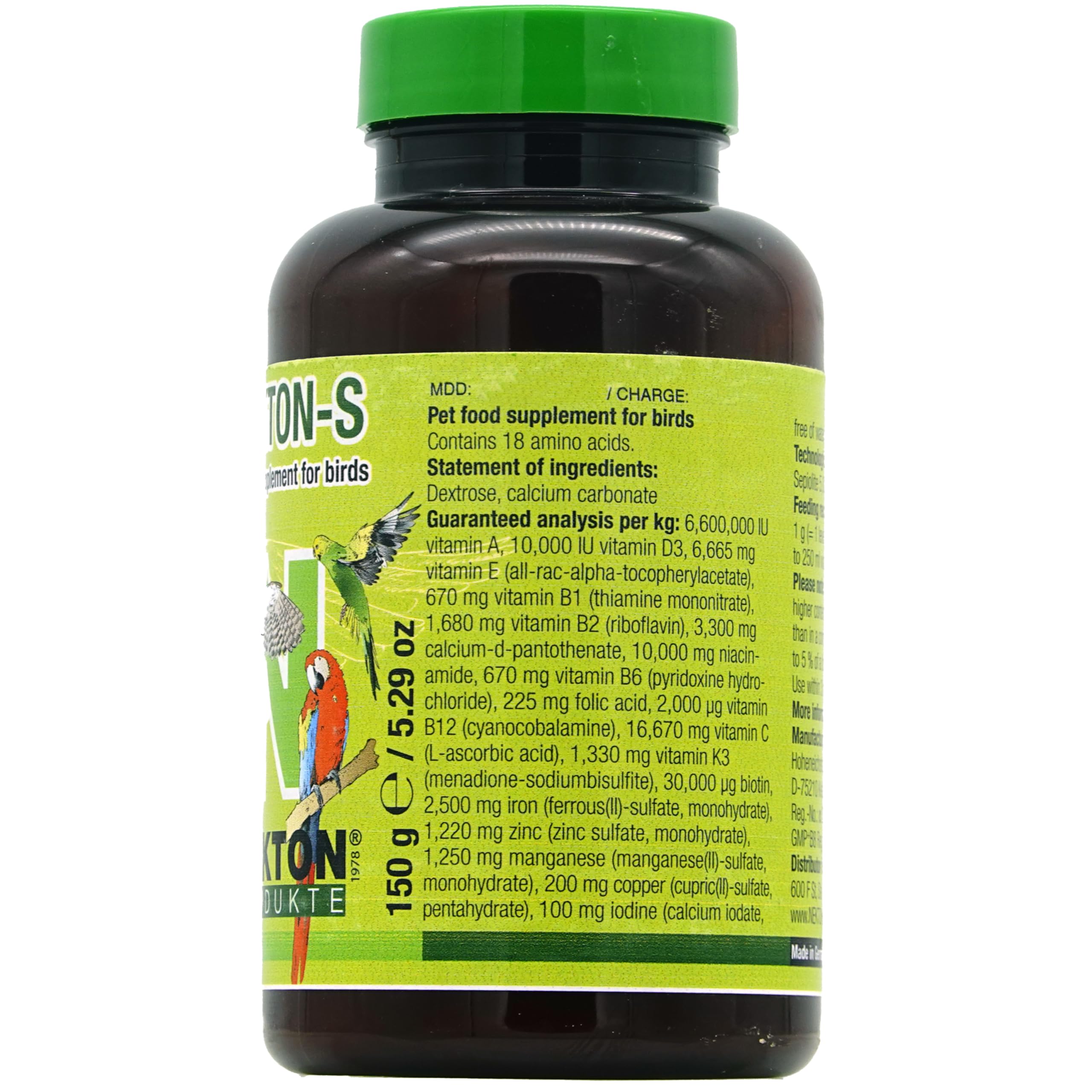 Nekton-S powder-dispense shows easy dosing for balanced nutrition.