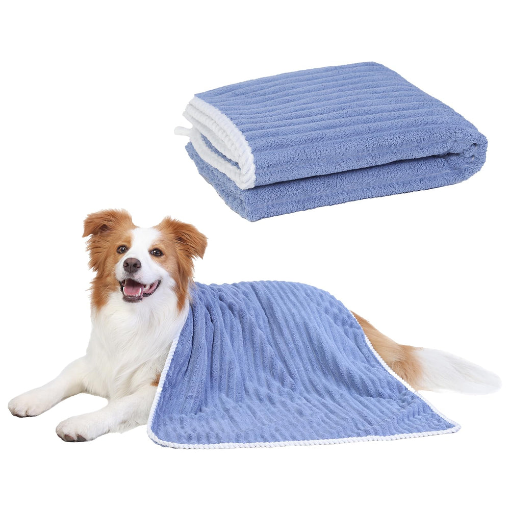 Nenolix microfiber dog towel close-up shows absorbent material for rapid drying.