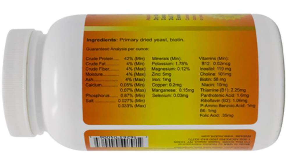 Nickers Bio Coat primary dried yeast closeup highlights nutritious ingredient for skin support.