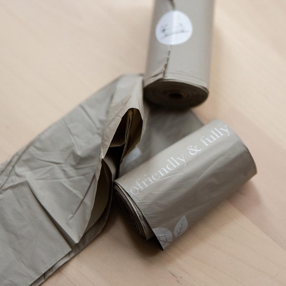 Nina Woof unscented odor-minimizing bags reduce odors after disposal.