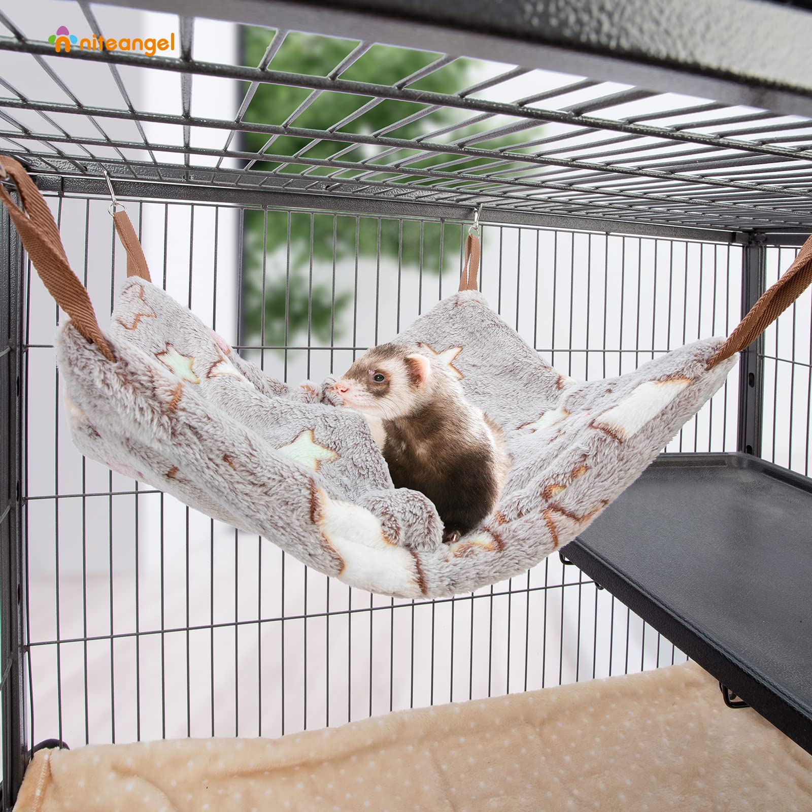 Niteangel measured 15.8 by 15.8 inches, ample space for small pets to snuggle.