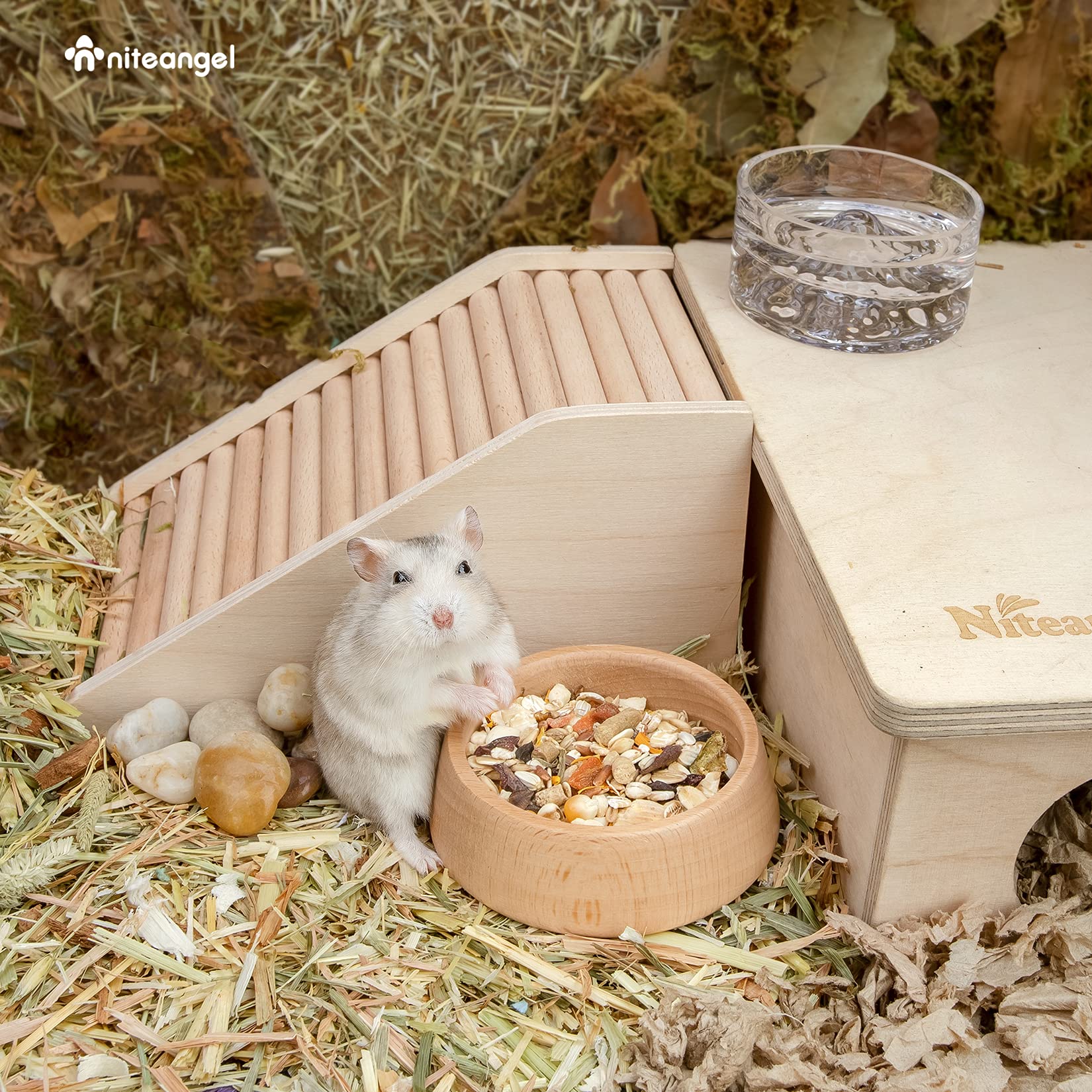 Niteangel wooden hamster bowl has a stable base to reduce tipping