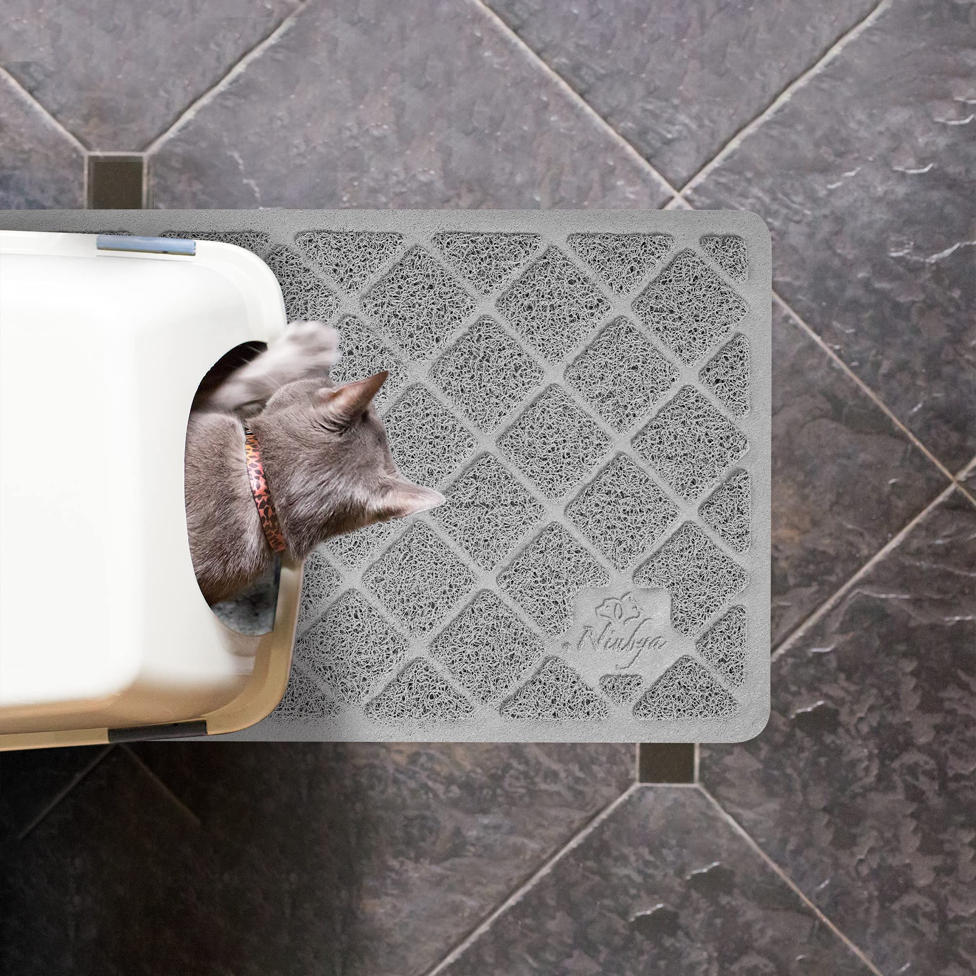 Niubya Premium Cat Litter Mat non-slip back keeps mat in place during busy moments