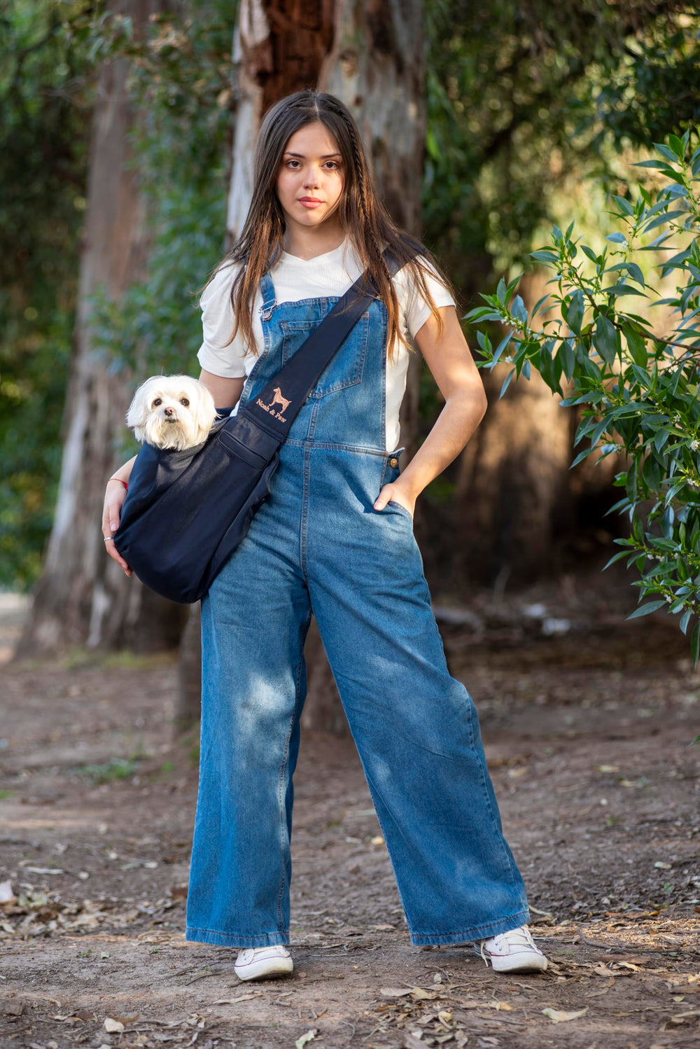Noah & Paw dog sling ideal for both dogs and cats during travel.