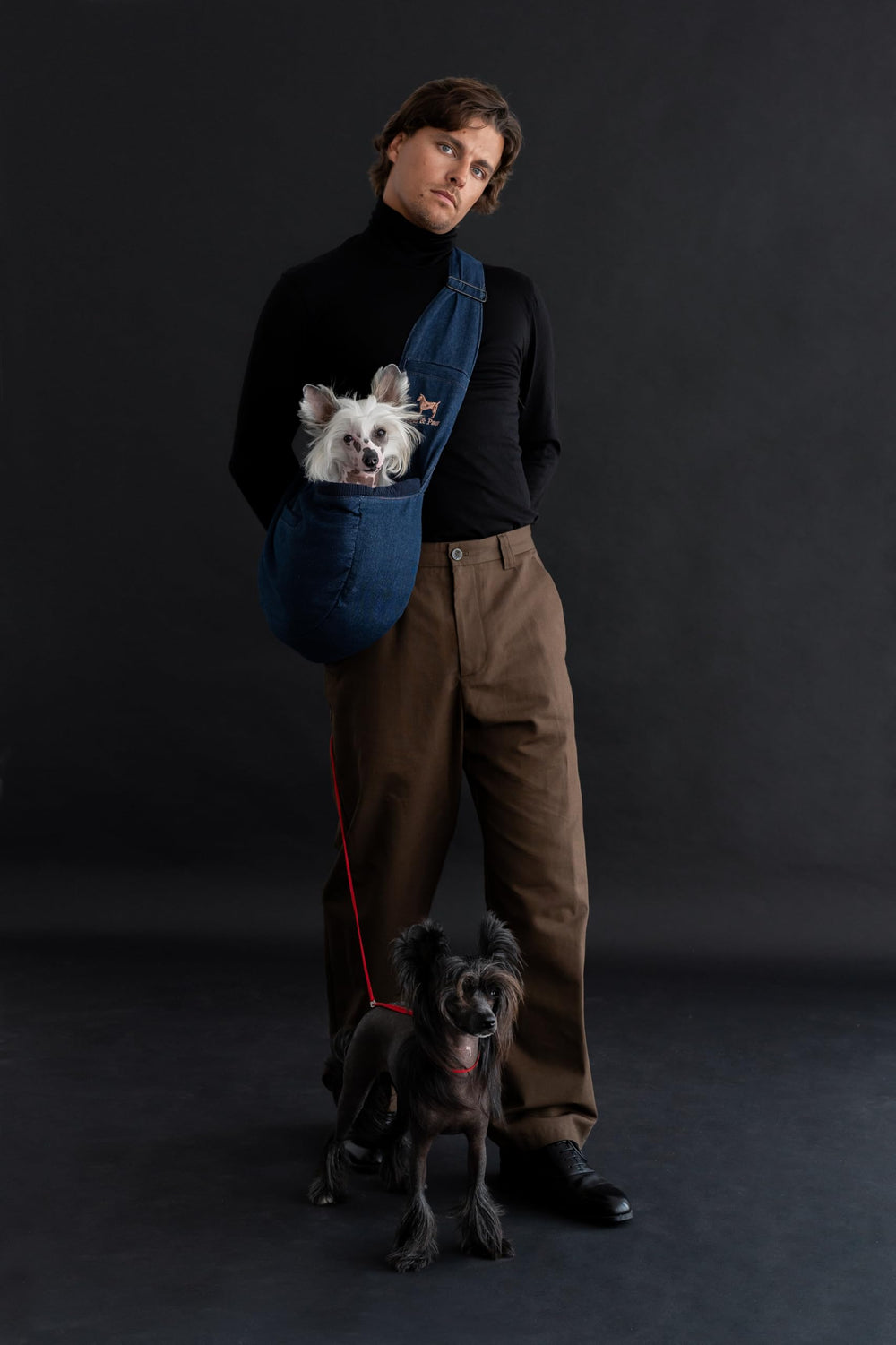 NOAH & PAW magnetic pockets keep essentials within reach.