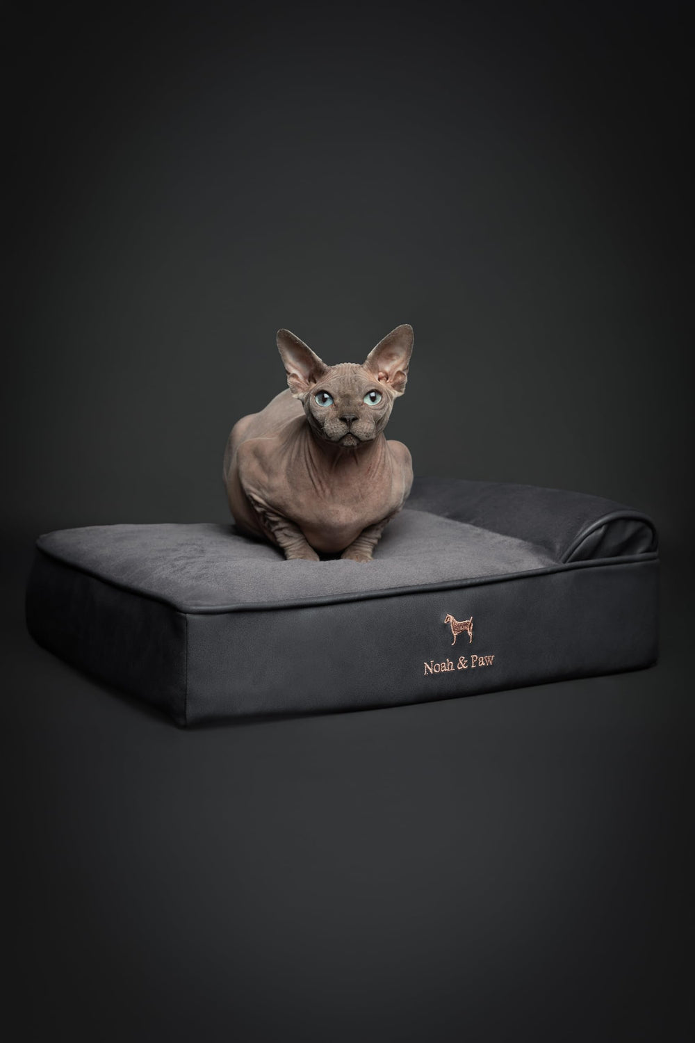 NOAH & PAW waterproof two-cover design with inner and outer covers for easy cleaning