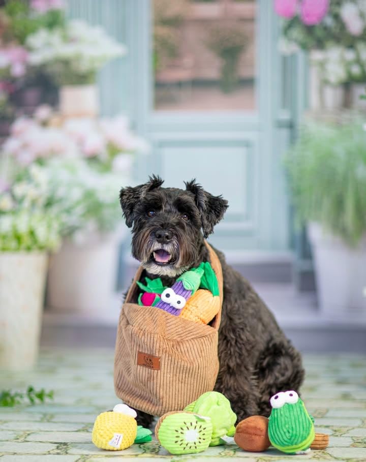 Nocciola textured toy highlights bite-resistant fabric for safe play.