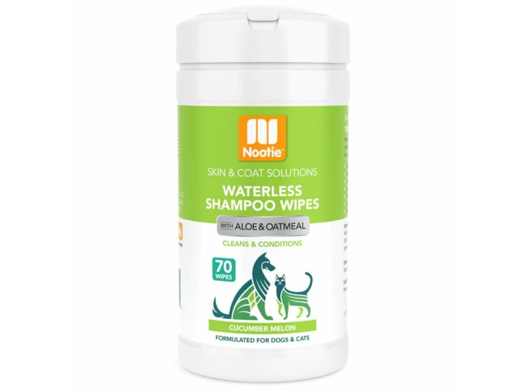 Nootie Waterless Shampoo Wipes provide a foaming lather for quick cleanup.