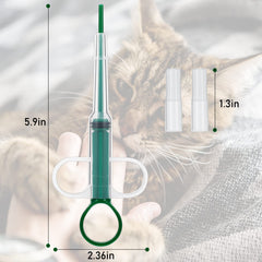 Nuanchu pet pill plunger green syringe demonstrates portable relief for quick dosing.