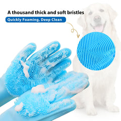 NVNAN dog wash glove in use delivering rich foam for deep cleaning