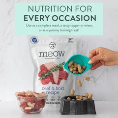 The New Zealand Natural Pet Food Co Meow freeze-dried beef-hoki treat-crumble for training.