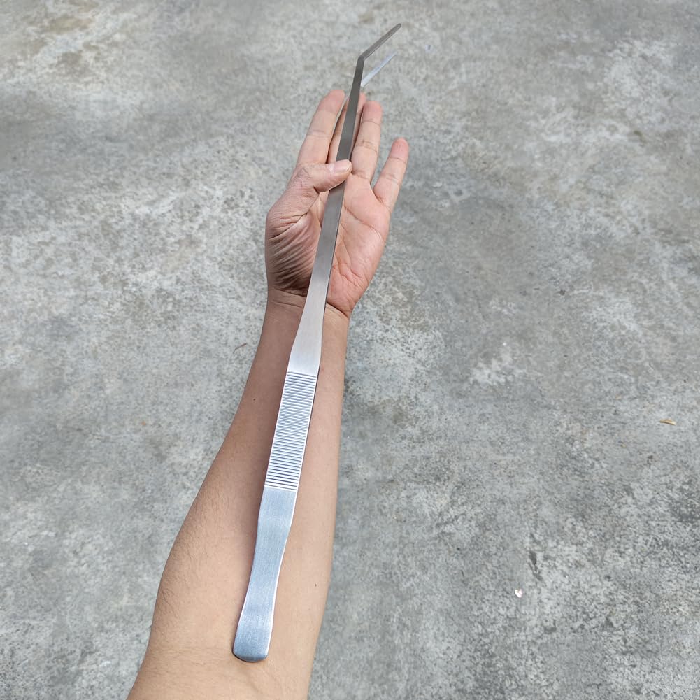 OAIDVEUY extra-long 18.7-inch feeding tongs provide safe distance for reptile feeding.