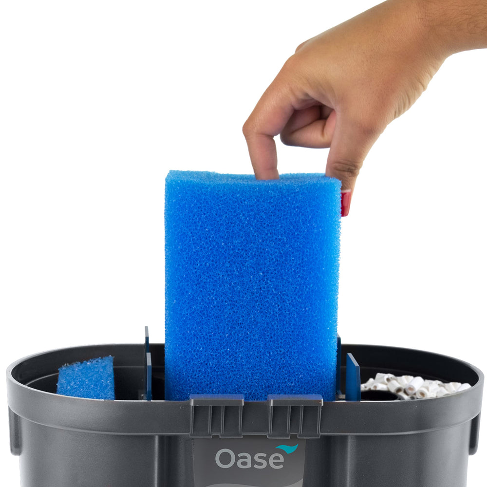 OASE Filtosmart Thermo 300 large filter surface enables efficient filtration.